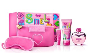gift-sets-moschino-pink-bouquet-3-4-oz-edt-5-piece-gift-set-for-woman-1